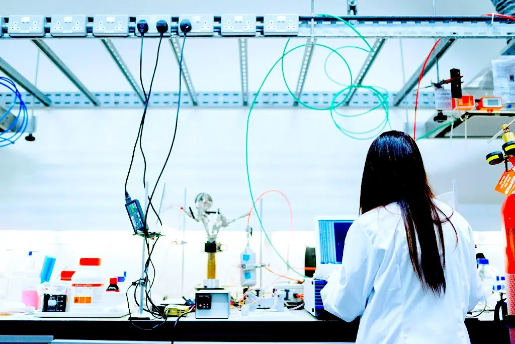 5 Benefits of Integrating LIS in Healthcare 1